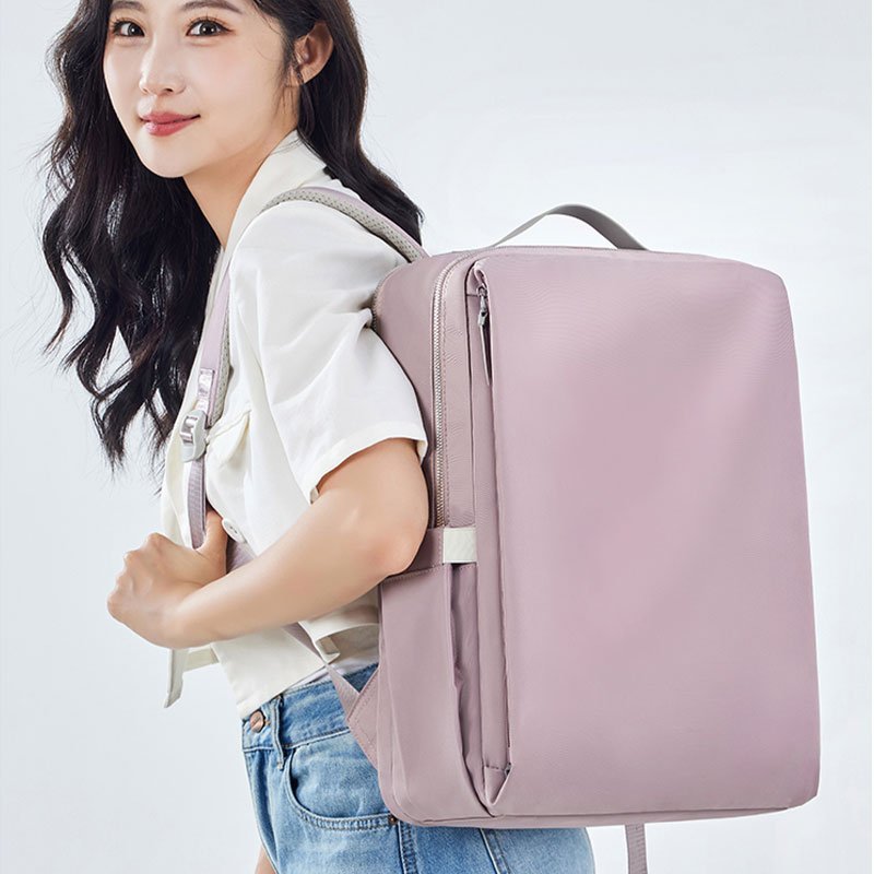 13-inch-Laptop-Backpack-Display-Image7