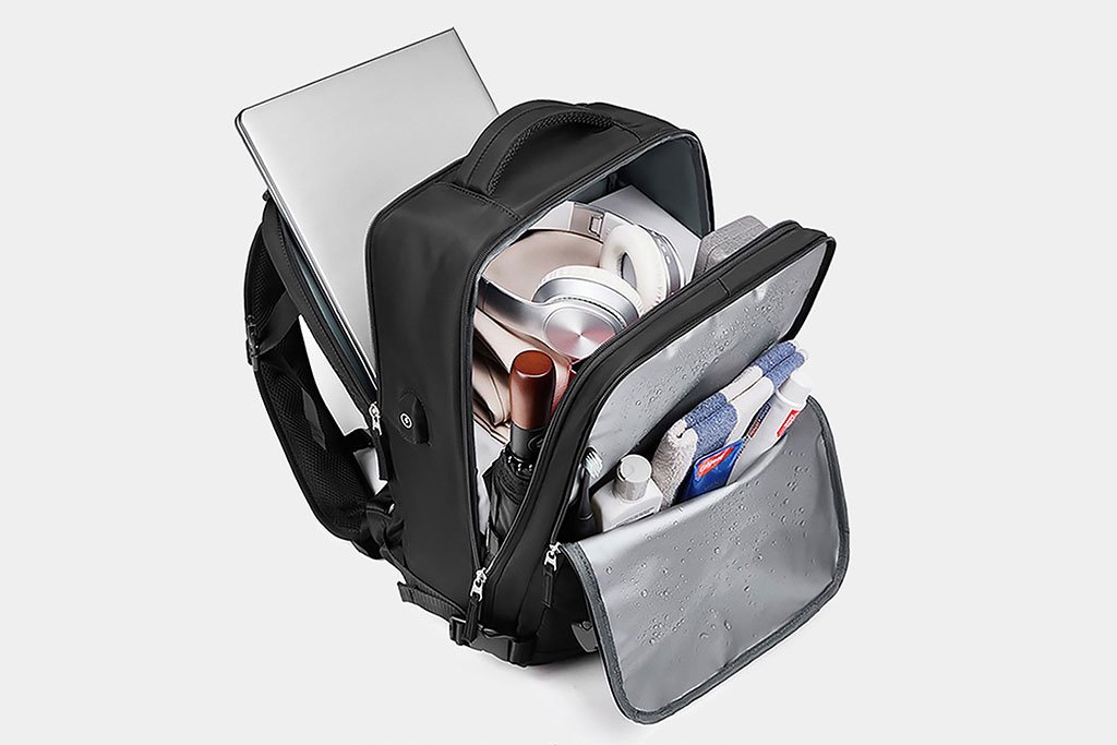 内存 Compartment 17-inch laptop backpack