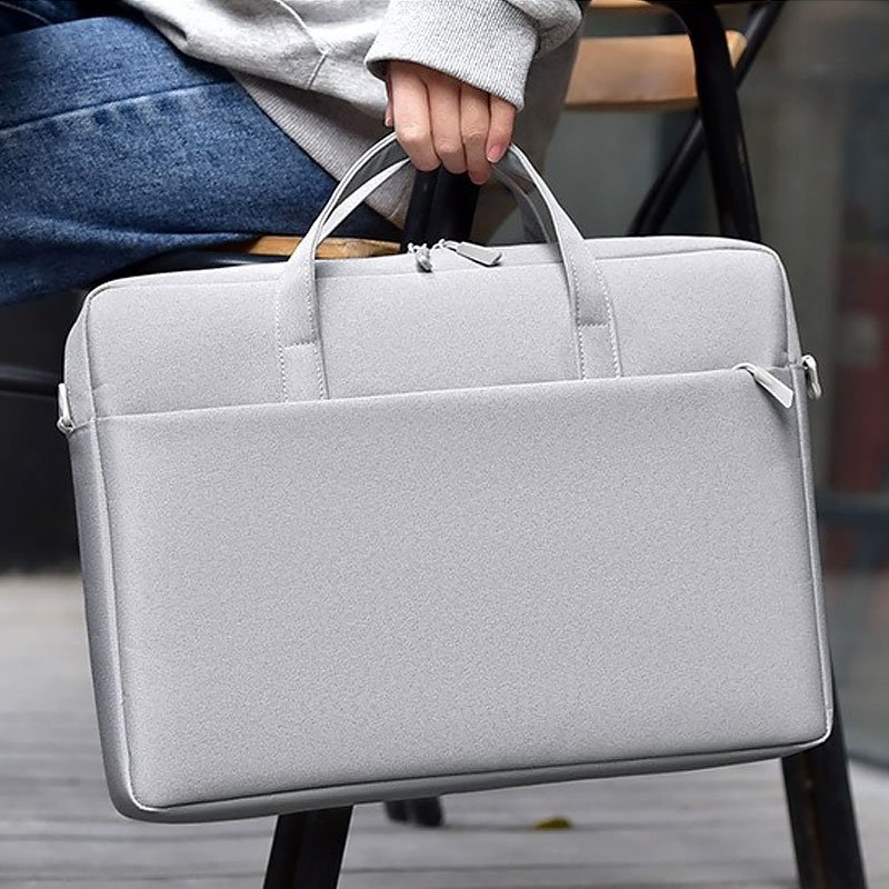 17-inch-laptop-bag-01
