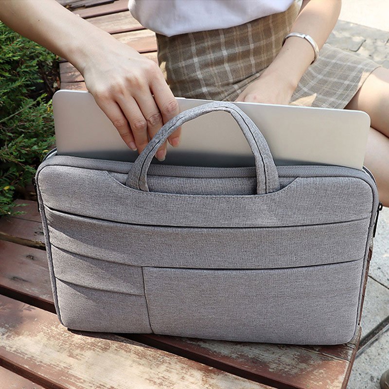 17-inch-laptop-bag-05