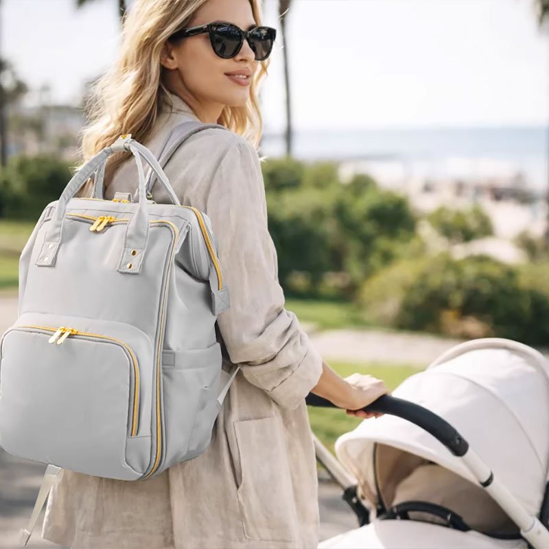 breast-milk-cooler-and-pump-bag-3