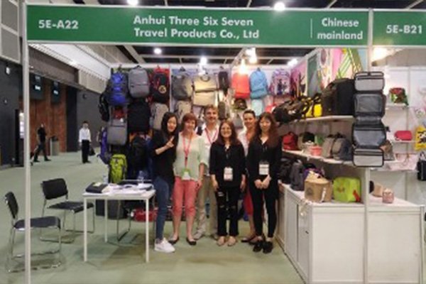 2024-Group-Photo-of-367-Bags-Canton-Fair-Clients