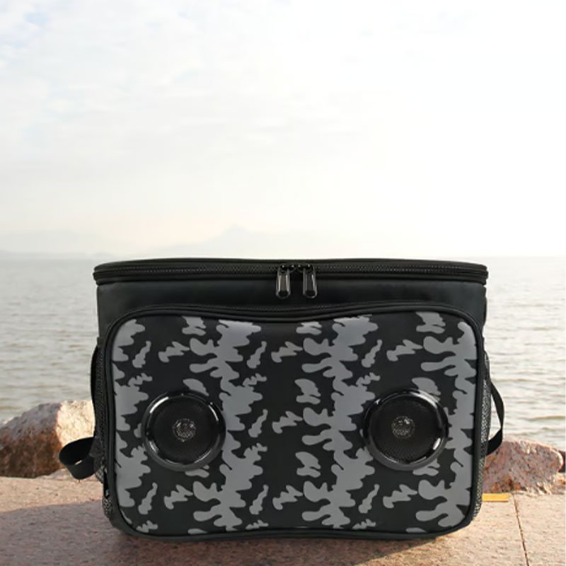 cooler-bag-with-built-in-bluetooth-speakers.