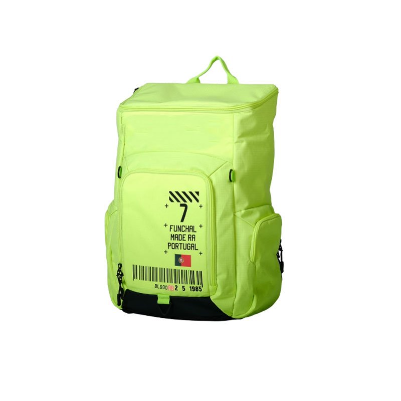 6-soccer-bag-with-cleat-storage