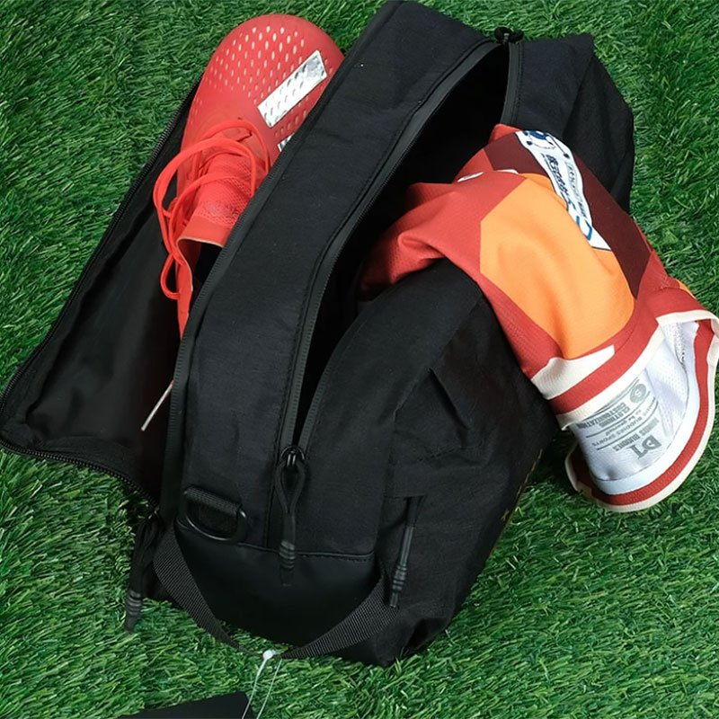 black-soccer-cleat-bag-(2)