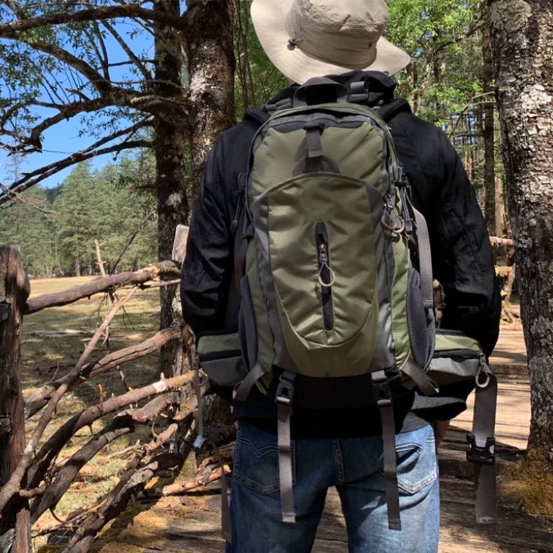mens-outdoor-backpacks