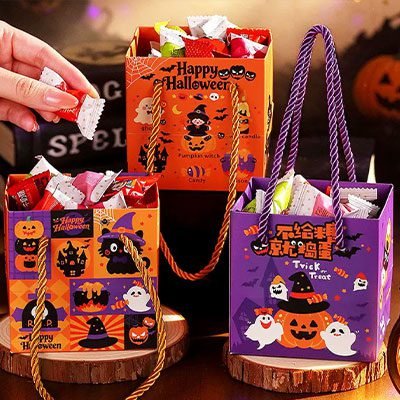 mini-halloween-treat-bags mini-halloween-treat-bags