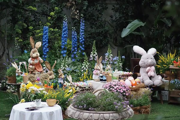 Easter-Store-Decor-and-Atmosphere Easter-Store-Decor-and-Atmosphere